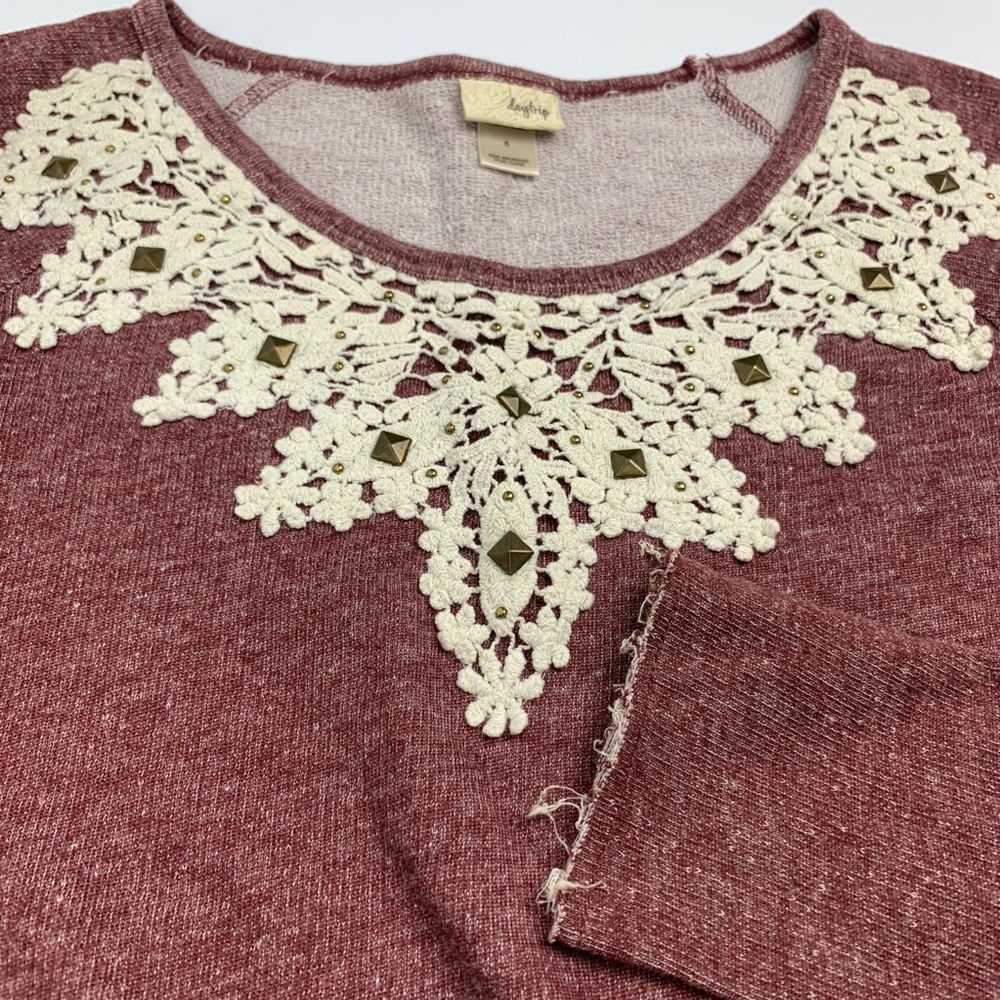 Daytrip Embroidered Lace & Stud Top - Picture 4 of 6